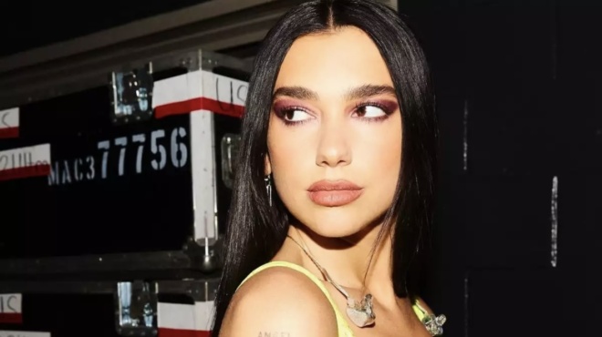 dua-lipa-με-την-μεγαλύτερη-και-πιο-λαμπερή-τά-60346