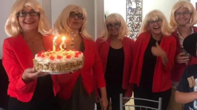 αγγλία-μεταμφιέστηκαν-σε-αγγελική-νι-64487