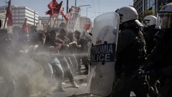 χημικά-και-ξύλο-στο-φοιτητικό-συλλαλη-74926