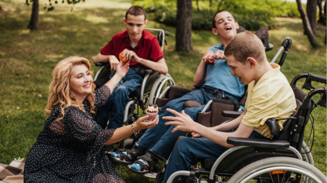 αξιοθαύμαστη-ηρωίδα-μητέρα-μεγαλώνε-68339