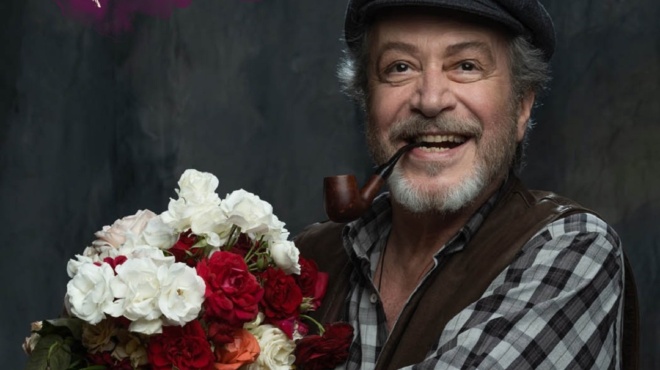 ο-γρηγόρης-βαλτινός-στο-da-στο-θέατρο-ιλ-69175