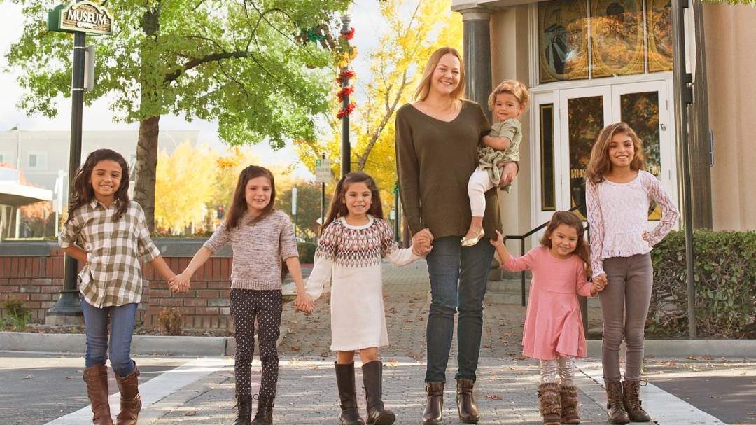 Lacey Dunkin και τα κορίτσια