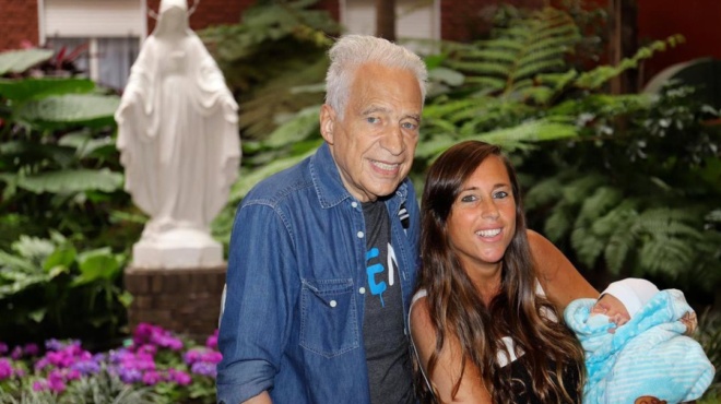 έγινε-πατέρας-στα-83-το-μόνο-που-θέλω-εί-78038