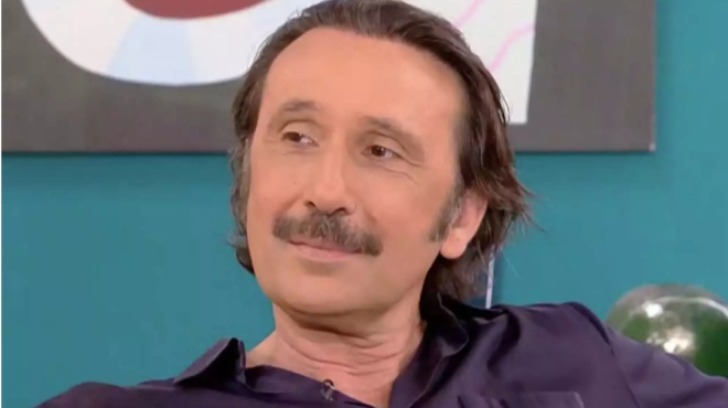 ρένος-χαραλαμπίδης-δε-φλερτάρω-στα-52-80888