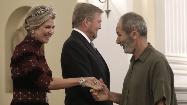 πήγε-με-σανδάλια-στο-προεδρικό-μέγαρο-80646