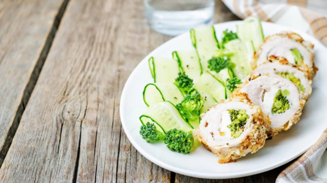 κοτόπουλο-γεμιστό-με-μπρόκολο-88728