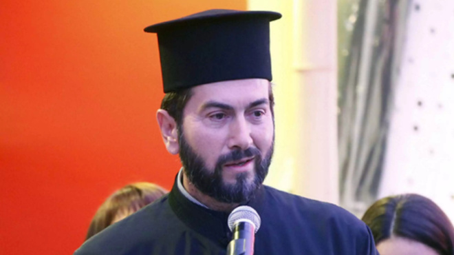 o-πατέρας-αντώνιος-και-άλλοι-τρεις-στο-σ-89753