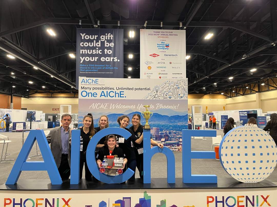 Φοιτήτριες στον διαγωνισμό