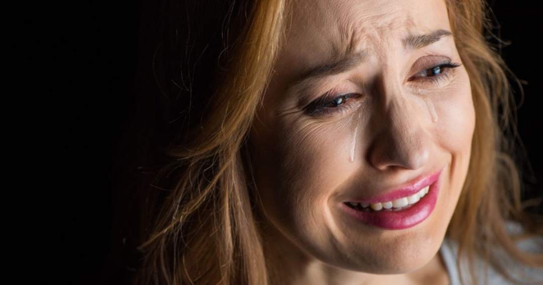 γυναίκα που κλαίει