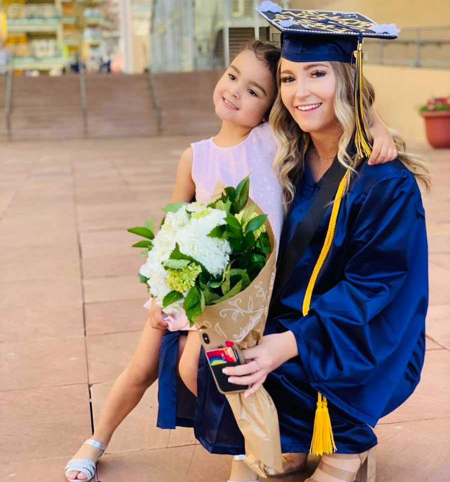 Teale Kelley αποφοίτηση