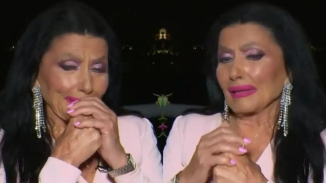 μου-έσφιγγε-δυνατά-το-χέρι-η-ζωζώ-σαπ-109093