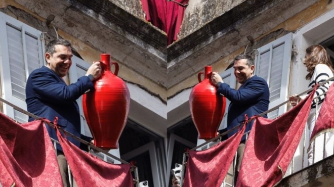 πάσχα-2023-ο-αλέξης-τσίπρας-στο-έθιμο-των-μ-144325