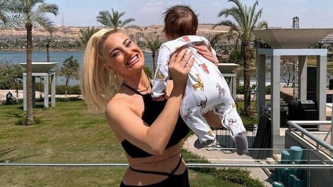 όλη-η-ψαρού-κοιτούσε-το-αποκαλυπτικό-μ-161046