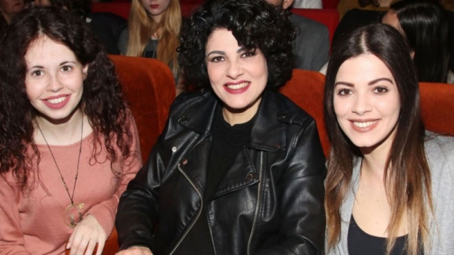 περήφανη-μητέρα-η-τάνια-τρύπη-οι-κόρες-181478