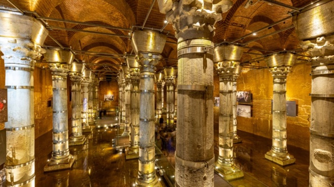 σαν-να-βγήκαν-από-παραμύθι-οι-τουρίστε-178036