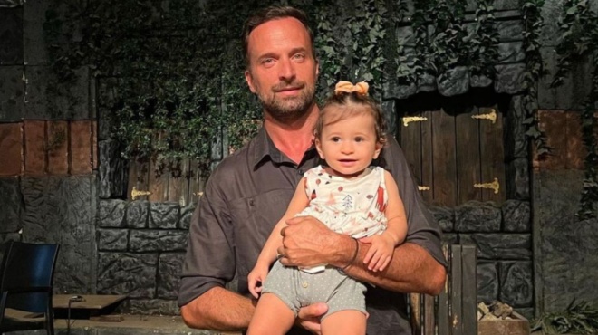 φτυστή-ο-μπαμπάς-της-η-κόρη-του-γιώργ-178374