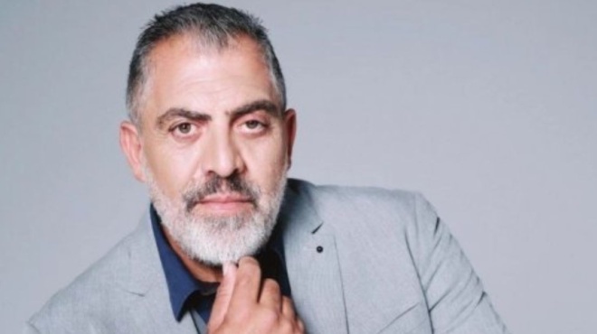 κούλλης-νικολάου-παρακαλούσα-γονατ-179911