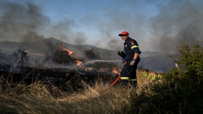 πυρκαγιά-τώρα-στην-βραυρώνα-επιχείρη-184043