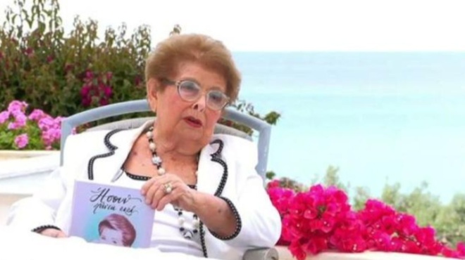 πυρ-και-μανία-η-βέφα-αλεξιάδου-με-τον-κα-189930