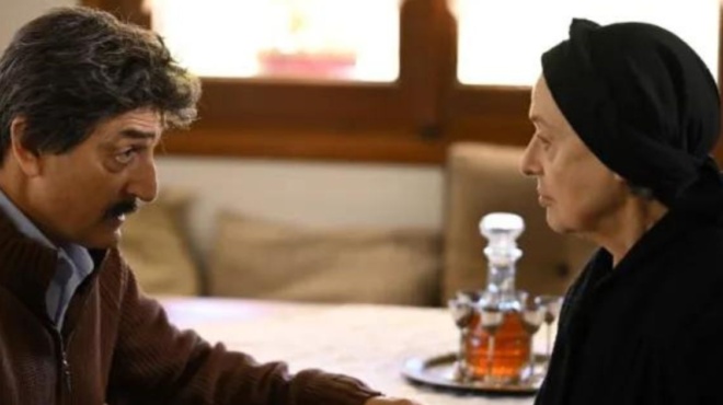 σασμός-η-γιαγιά-ειρήνη-συμμαχεί-με-τον-187863