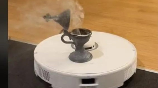 σκούπα-που-θυμιατίζει-η-ελληνική-πα-186004