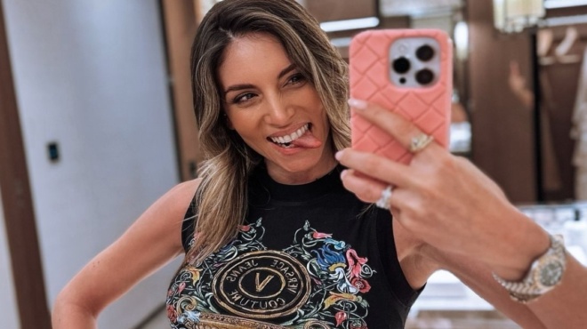 όλοι-κοιτούσαν-την-αθηνά-οικονομάκου-195088