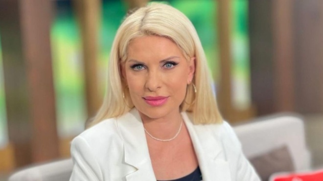 ελένη-μενεγάκη-ποζάρει-με-τα-φυσικά-τη-190655