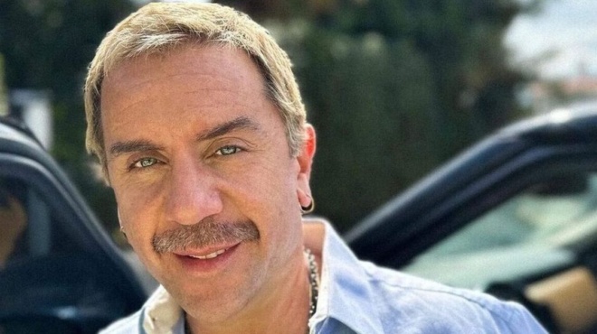 γιώργος-μαζωνάκης-το-χλιδάτο-αυτοκίν-194439