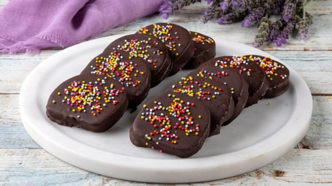 άκης-πετρετζίκης-καριόκες-με-τσουρέκ-192049