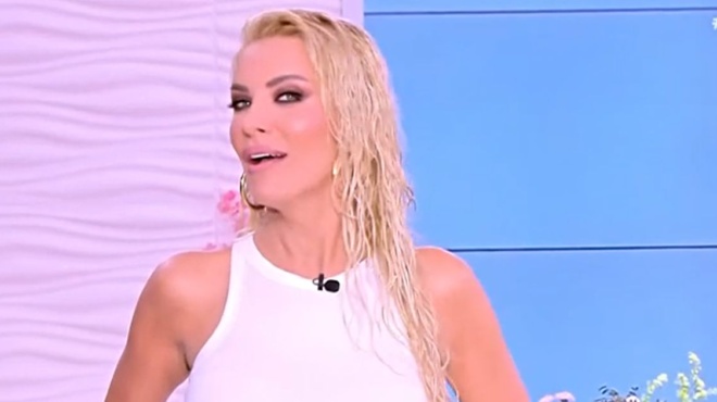 ξετρελαμένη-με-τον-γιο-του-μαρινάκη-η-κ-196823