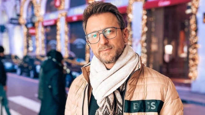 παντρεύεται-ο-κώστας-καραφώτης-με-ποι-195312