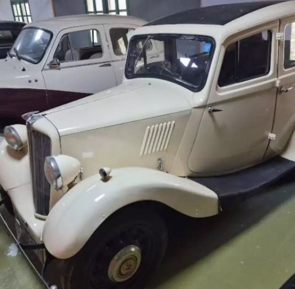 Βασίλης Καρράς