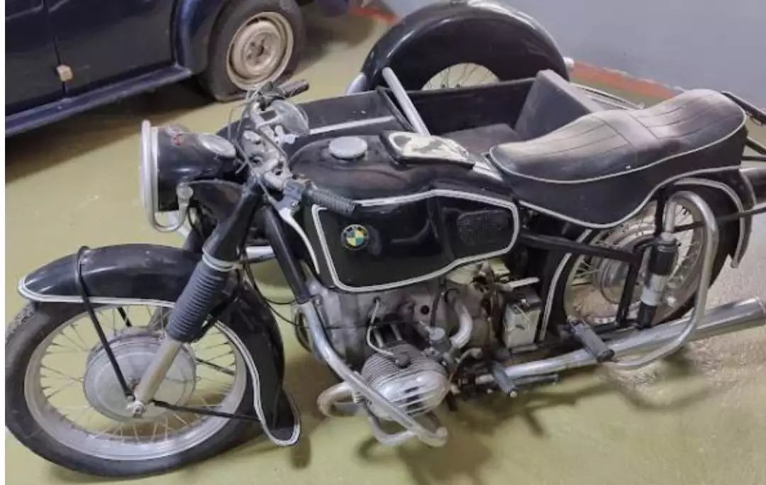 Βασίλης Καρράς