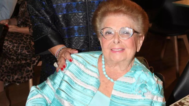 βέφα-αλεξιάδου-ζω-μόνη-μου-και-λέω-θεέ-191159