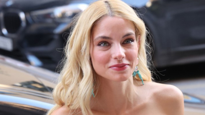 είναι-δικαίως-η-ελληνίδα-barbie-η-δούκισσα-ν-202642