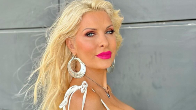 άβαφη-με-σαγιονάρες-και-κάπρι-η-ελένη-200679