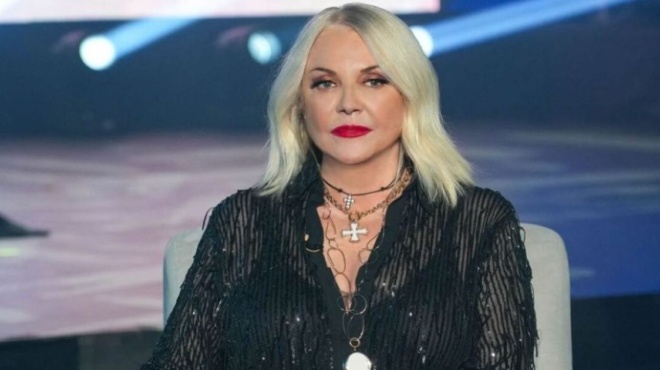 έκλεψε-τα-φλας-στα-67-της-η-ρούλα-κορομ-197141