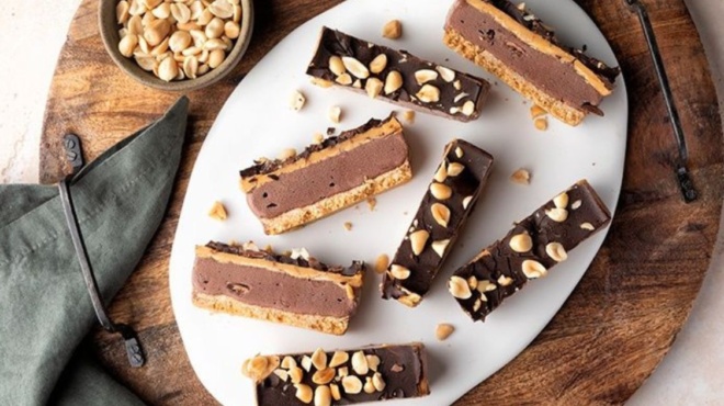 άκης-πετρετζίκης-υγιεινές-σοκολατέν-202522