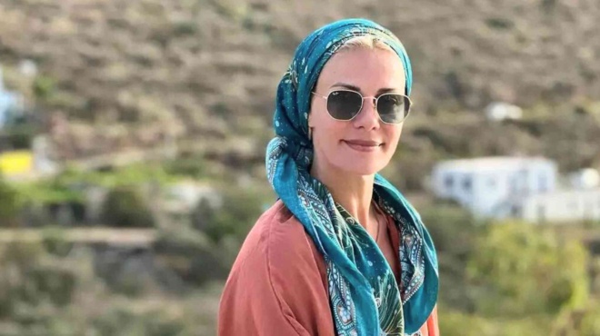 η-ζέτα-μακρυπούλια-με-μαντήλι-στην-κύθ-197642