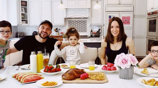 καλομοίρα-διώροφο-με-τεράστιο-πράσιν-204890