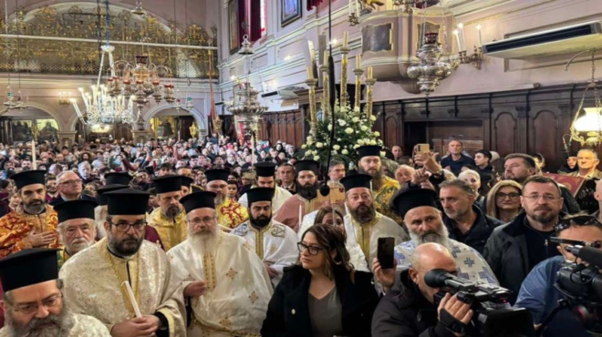 άγιος-σπυρίδωνας-βγήκε-το-ιερό-σκήνωμ-232121