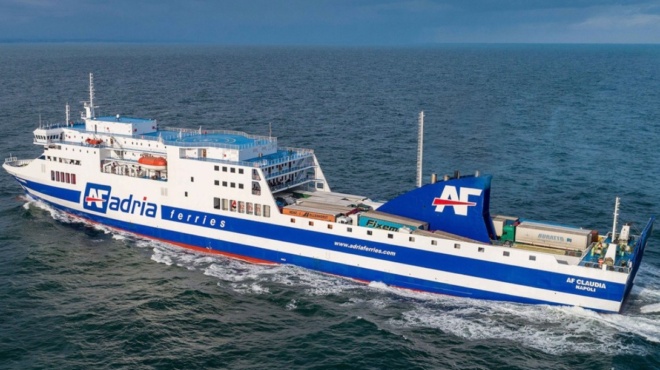 εκτακto-τωρα-μηχανική-βλάβη-σε-πλοίο-με-86-237014