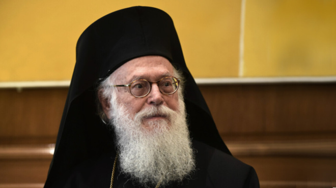 λαϊκό-προσκύνημα-στη-σορό-του-μακαρισ-237632