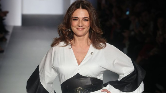 μία-μικρή-πέγκυ-καρρά-η-20χρονη-κόρη-της-241225