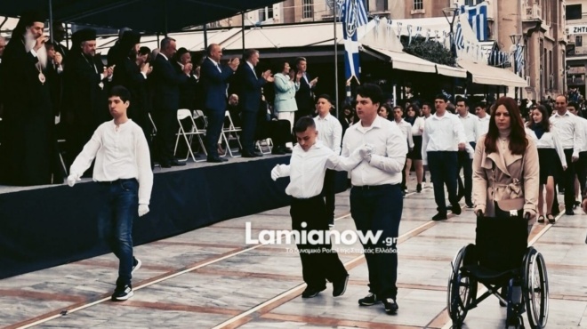 25η-μαρτίου-συγκινητική-στιγμή-μαθητ-243987