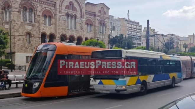 συμβαίνει-τώρα-τροχαίο-με-τραμ-και-λεω-244689