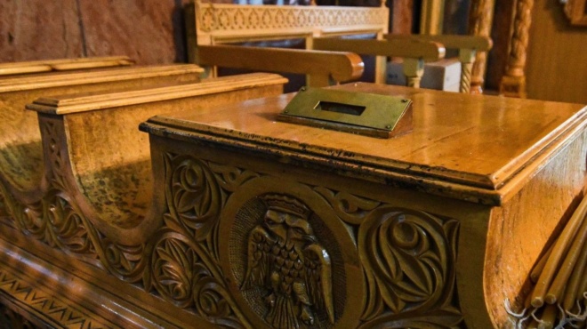 χαμός-σε-εκκλησία-στα-τρίκαλα-251345