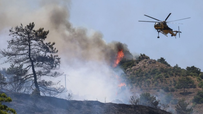 φωτιά-στη-χίο-γίνεται-μάχη-σπίτι-σπ-252732
