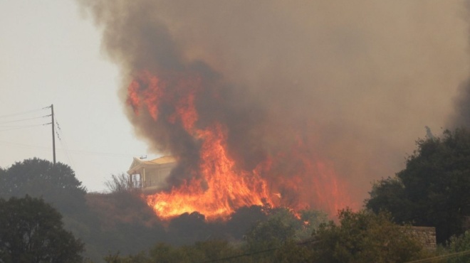 έκτακτο-ξέσπασαν-δύο-νέες-φωτιές-258943