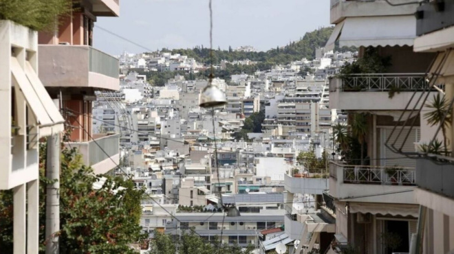 οι-έλληνες-δίνουν-153-φορές-τον-ετήσιο-ακ-259346